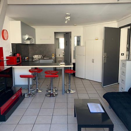 Appartement T3 tout confort en duplex à 15mn à pied du centre-ville La Rochelle  Exterior foto