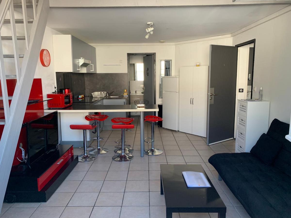 Appartement T3 tout confort en duplex à 15mn à pied du centre-ville La Rochelle  Exterior foto