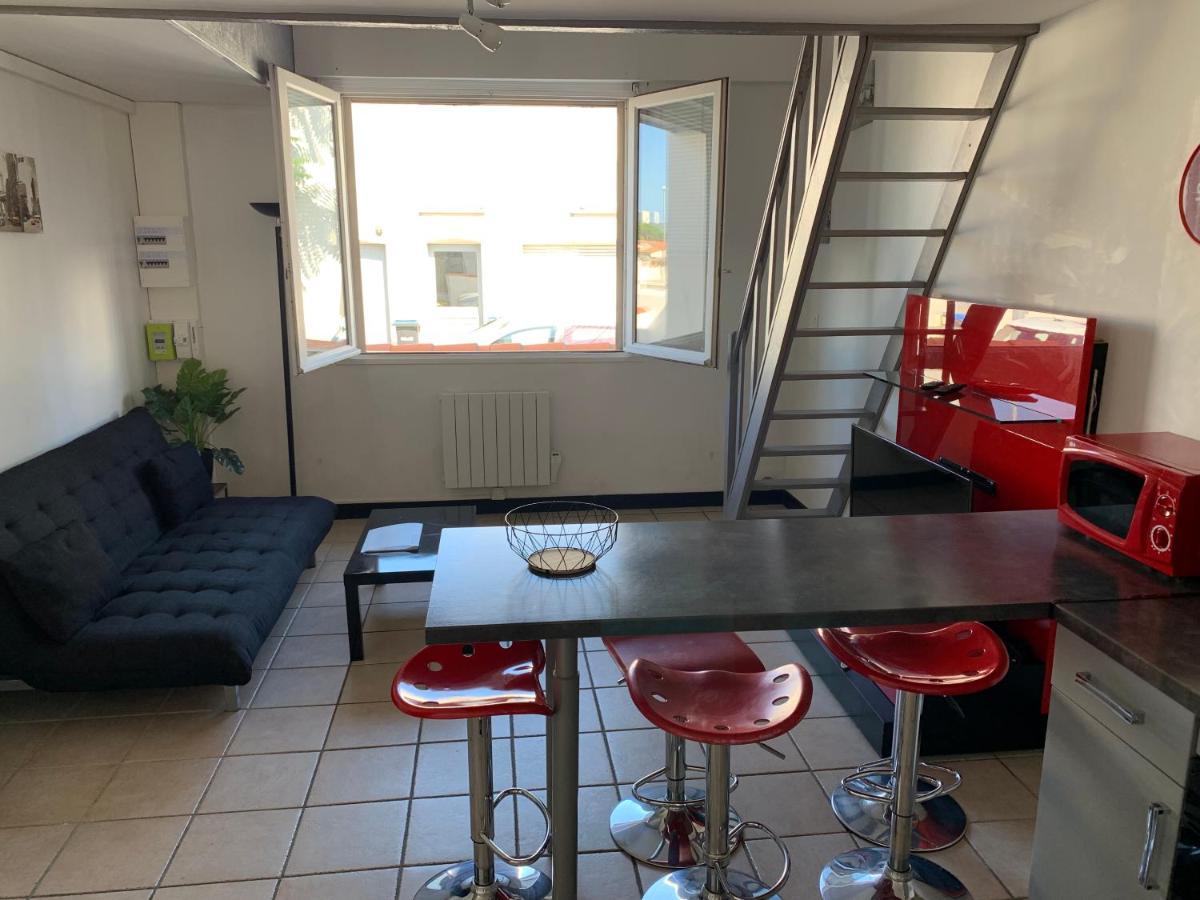 Appartement T3 tout confort en duplex à 15mn à pied du centre-ville La Rochelle  Exterior foto