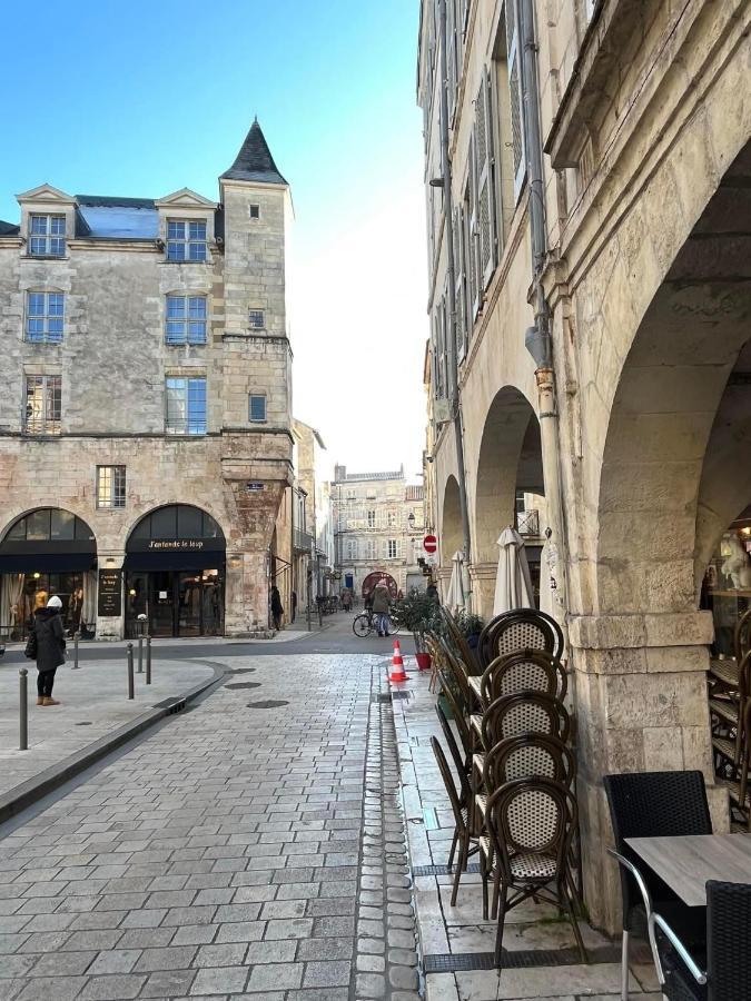 Appartement T3 tout confort en duplex à 15mn à pied du centre-ville La Rochelle  Exterior foto